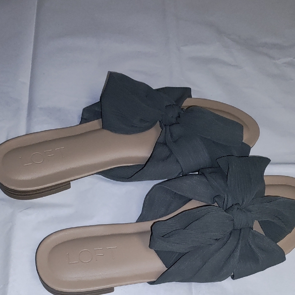 LOFT Gray Bow Sandals with Flat Sole